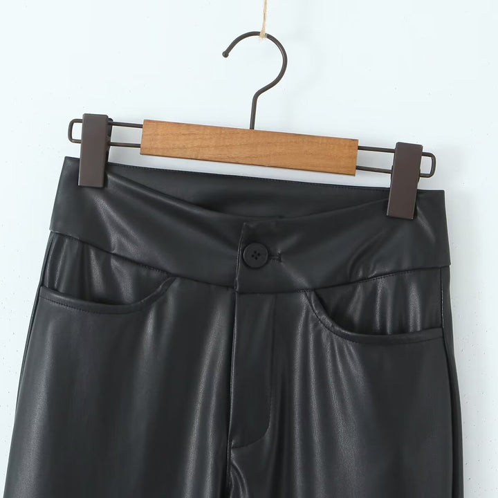 Synthetic leather slim fit pants for women with practical pockets Lune London