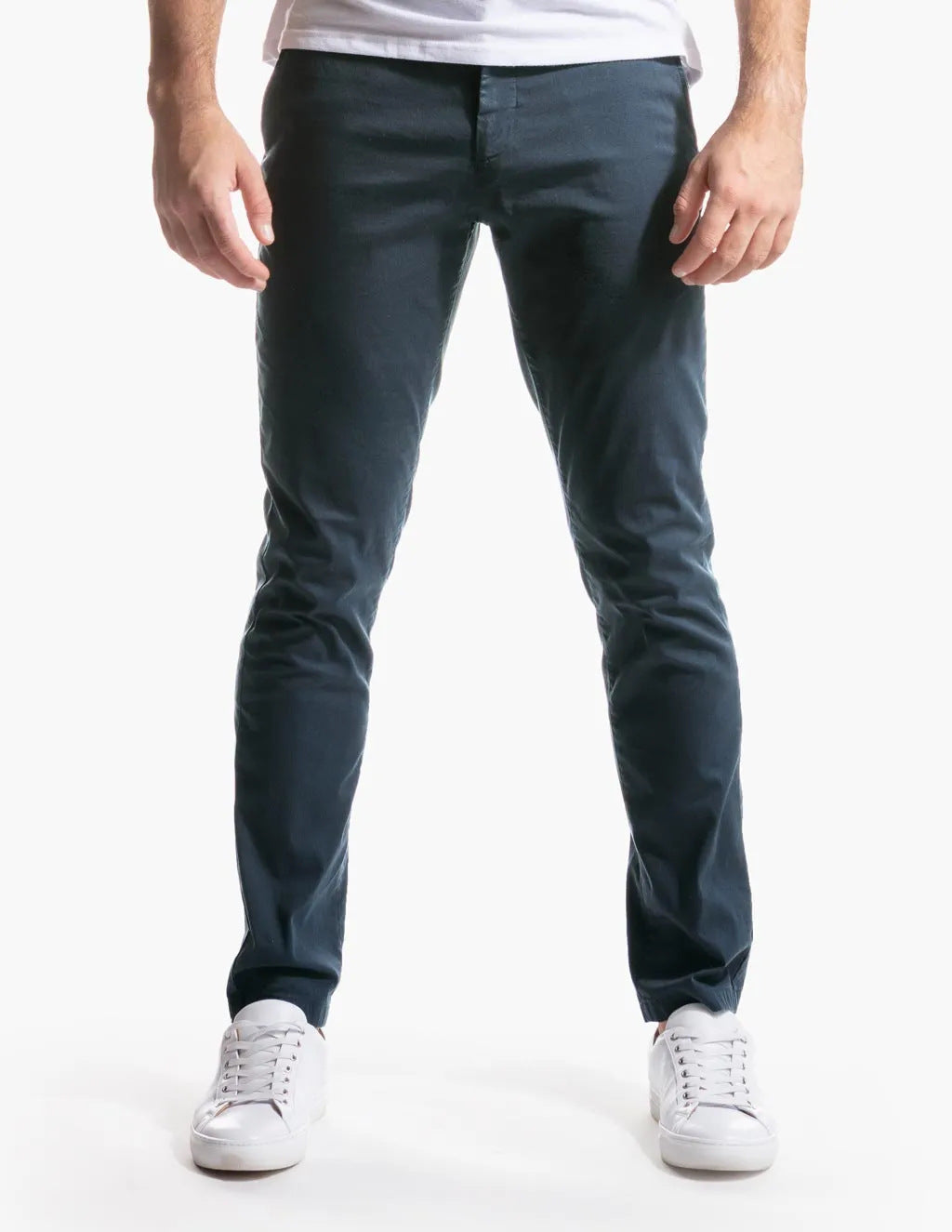 Elastic chino pants for men with trendy cut Lune London
