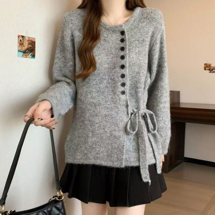 Cardigan pour femmes avec lien sur le côté et détails de boutons Chic & Stil