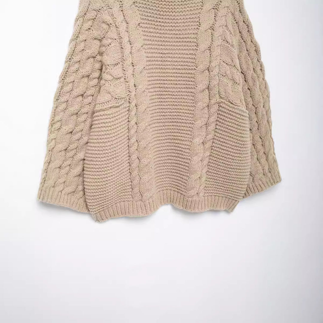 Knitted sweater for women with a relaxed oversized fit and an elaborate textured pattern Lune London