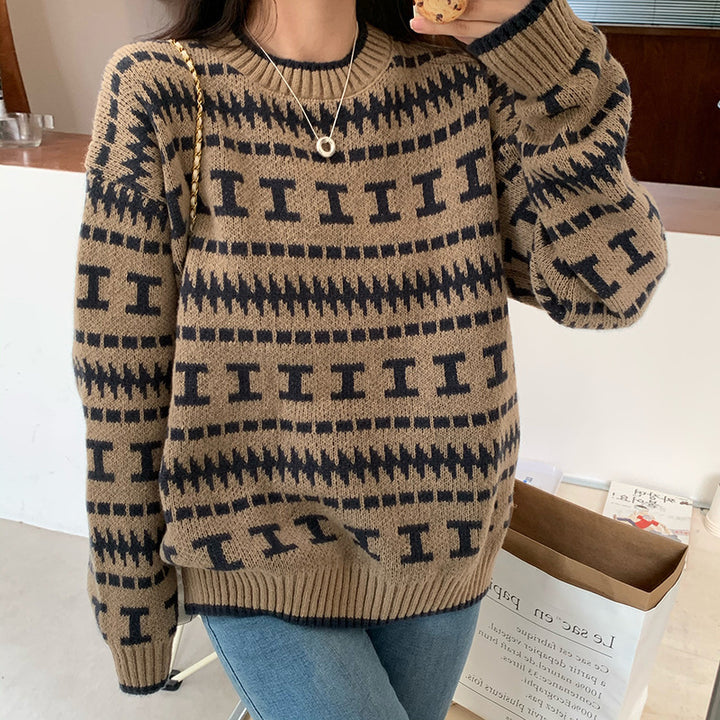 Knitted sweater for women with a modern geometric pattern Lune London