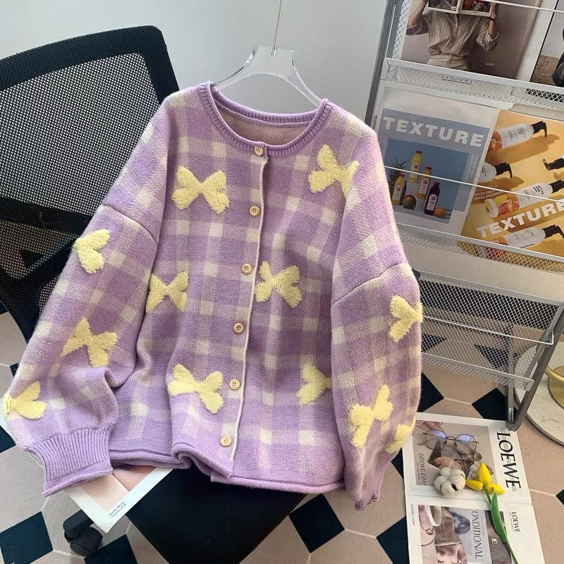 Cardigan surdimensionné pour femmes avec motif à carreaux et appliqués en forme de cœur Chic & Stil