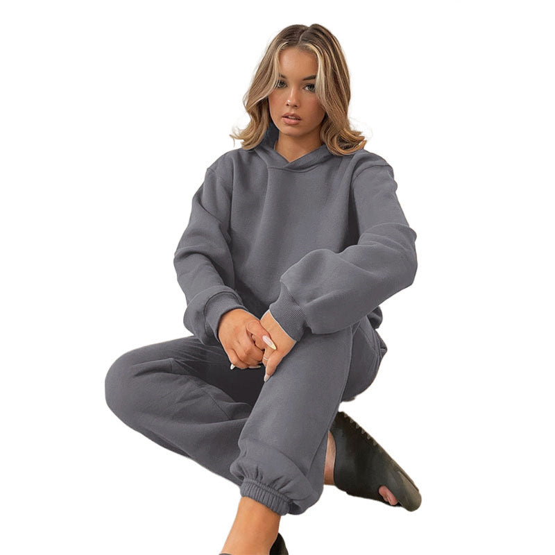 Women's cozy hooded jumpsuit made of high-quality sweatshirt material Chic & Stil