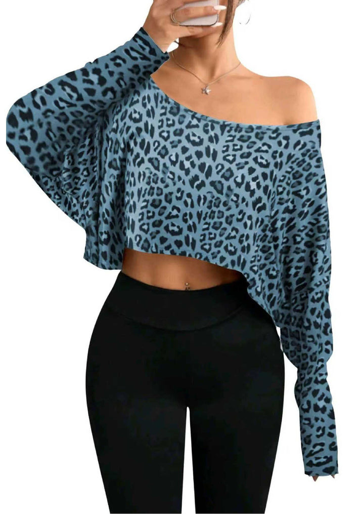 Cropped sweater for women with casual leopard print Lune London