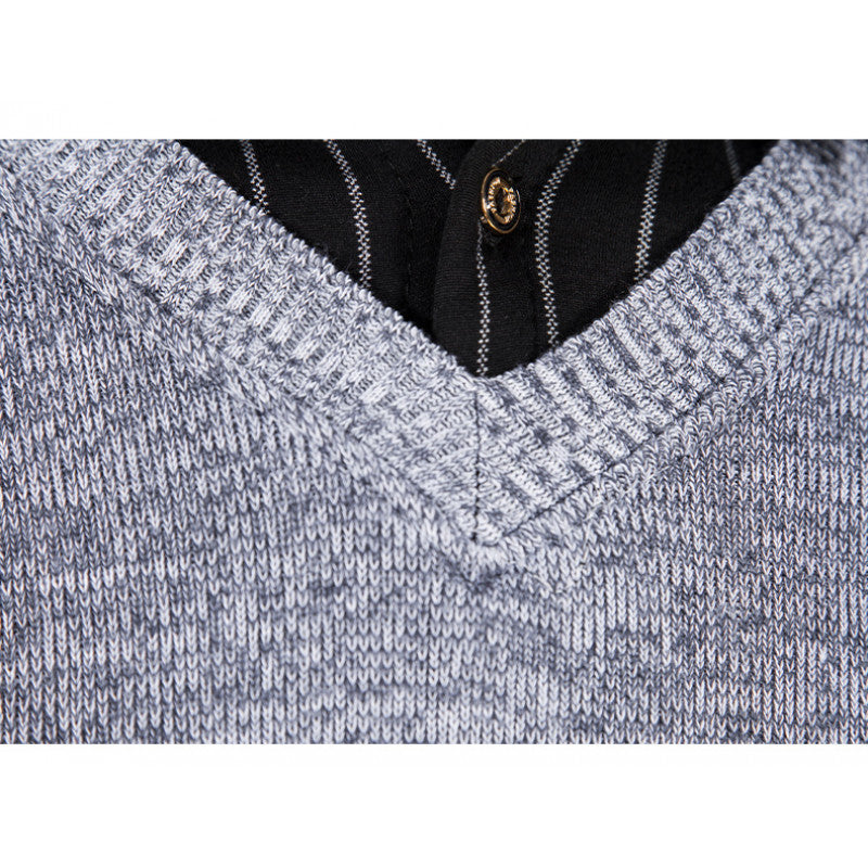 Elegant V-neck sweater for men Lune London