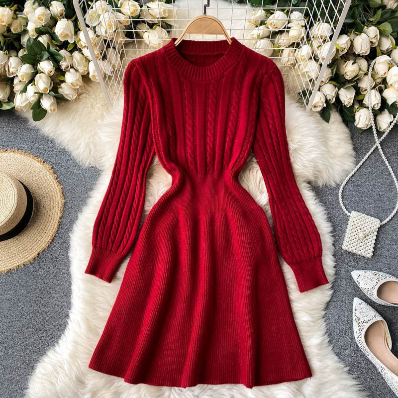 Robe tricotée pour femmes avec un motif de câble moderne et une coupe ajustée Chic & Stil
