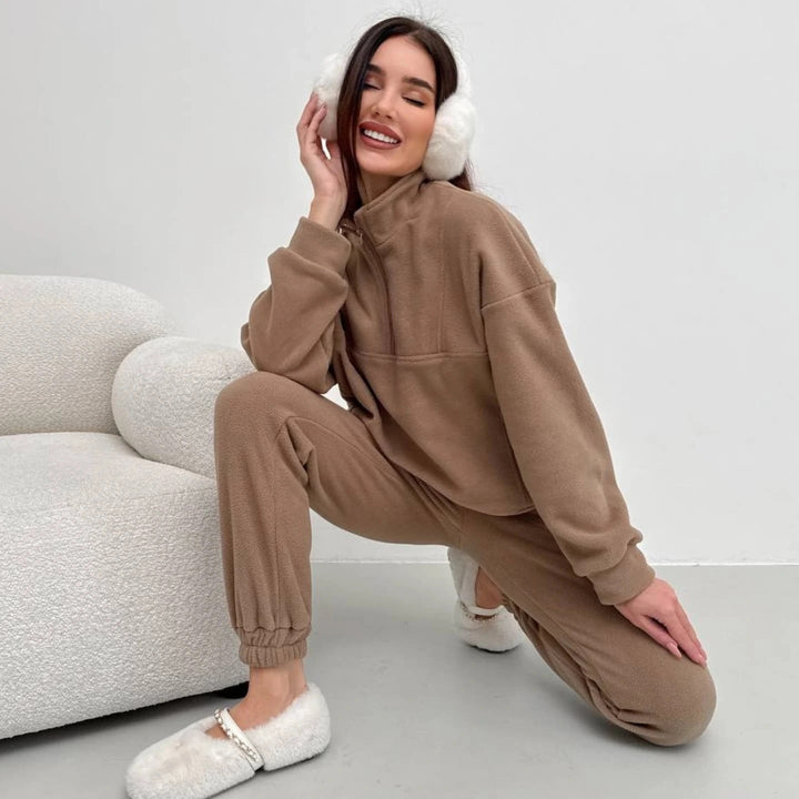 Ladies Comfortable Fleece Lounge Set with Elastic Waist and Zipper Lune London