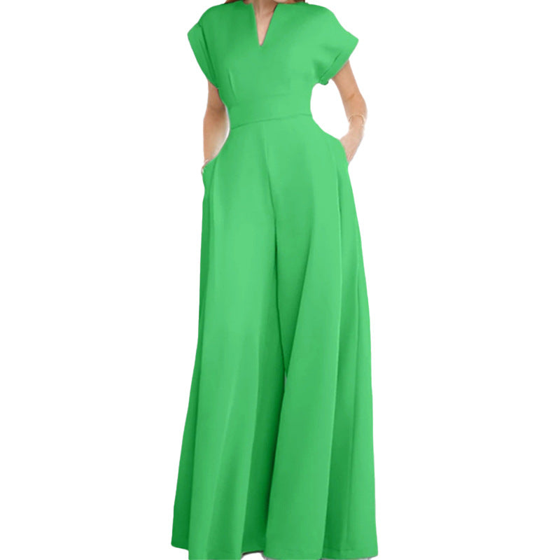 Combinaison large élégante pour femmes avec des manches courtes et un décolleté plongeant Chic & Stil