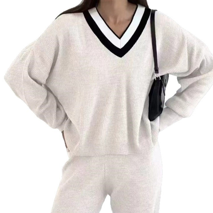 Ladies comfortable V-neck sweater with striped collar Lune London