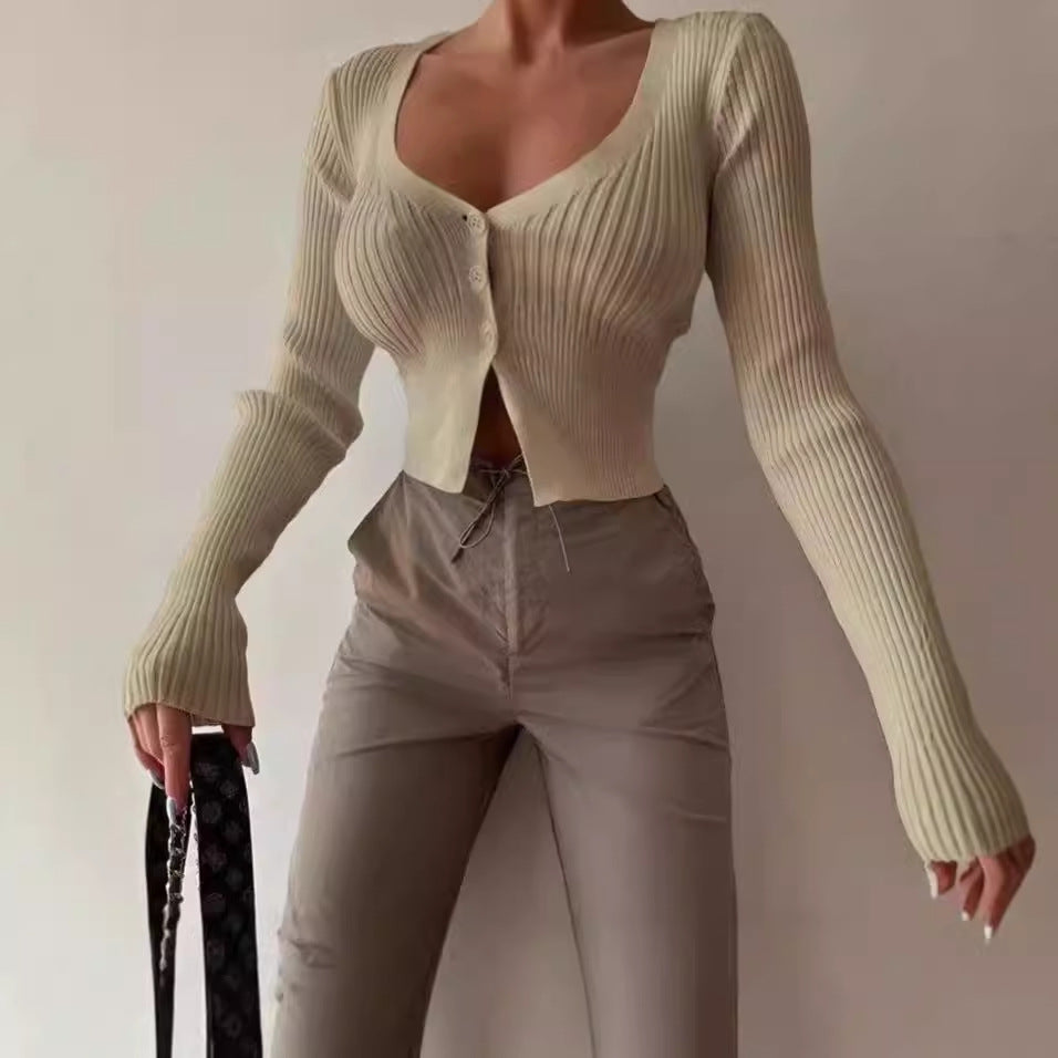 Knit cardigan for women with deep V-neck and button closure Lune London
