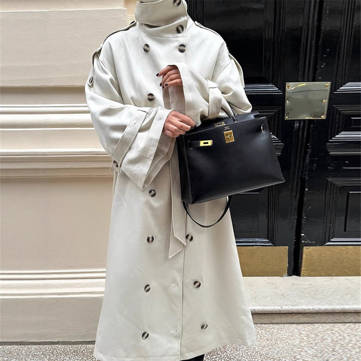 Luxurious trench coat for women with well-thought-out details Lune London