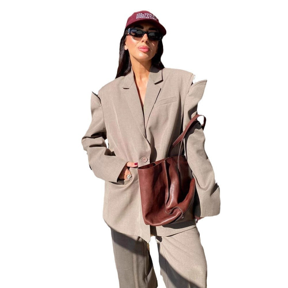 Oversized blazer for women with structured sleeve parts Lune London