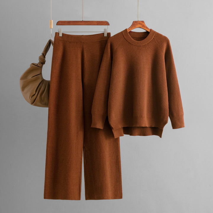 Casual knit lounge set for women with a loose top and comfortable pants Lune London