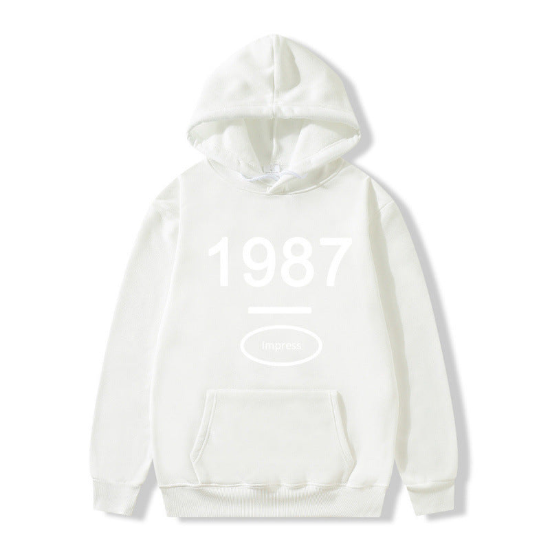 Women's hooded sweatshirt with practical kangaroo pocket design Lune London