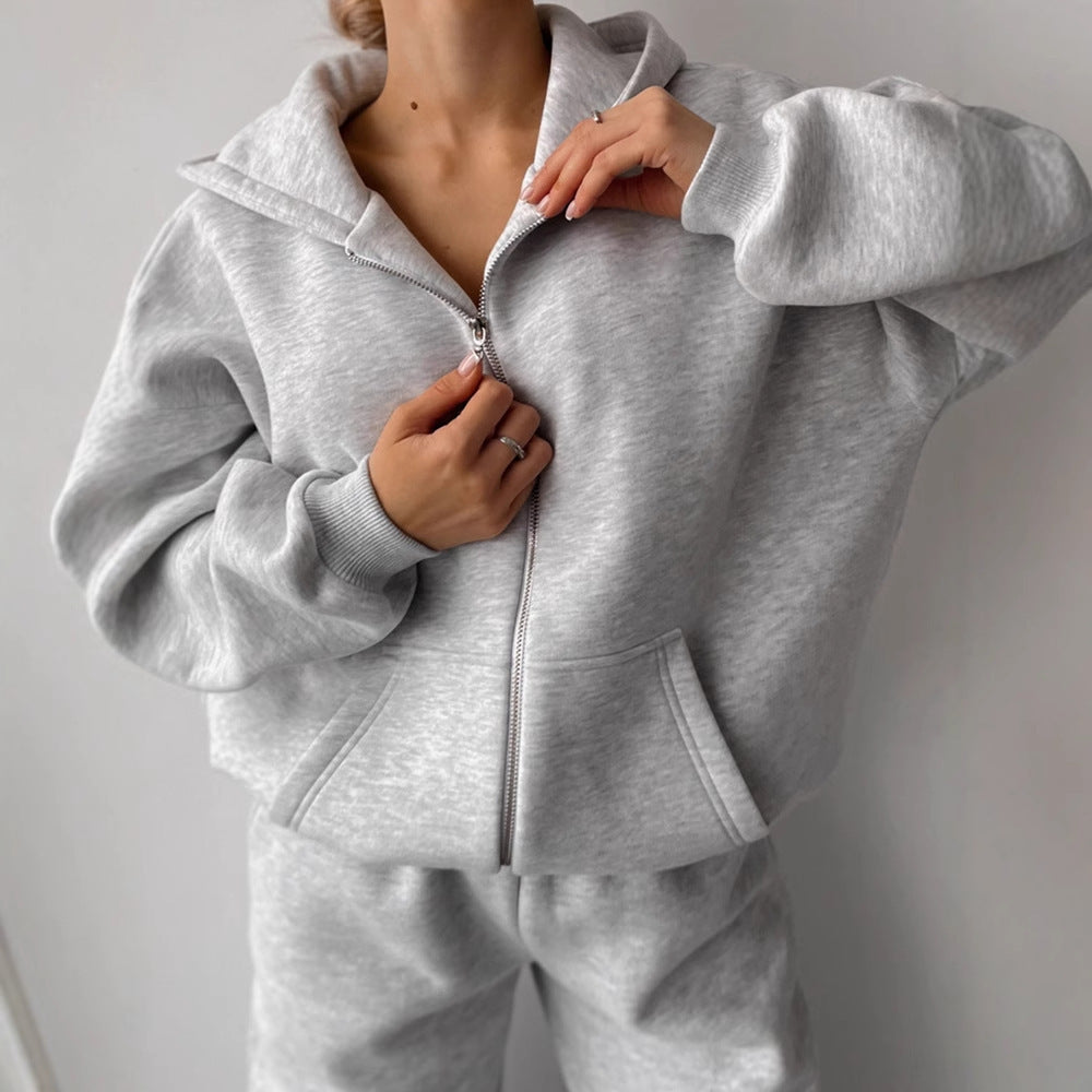 Women's Casual Fleece Tracksuit with High Collar and Loose Fit Chic & Stil