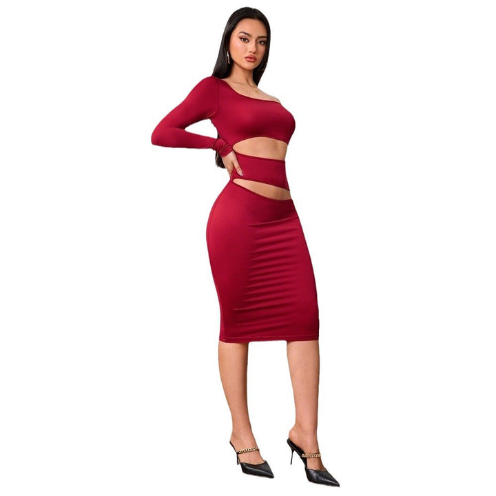 Robe midi ajustée pour femmes avec découpe et design asymétrique, à manches longues Chic & Stil