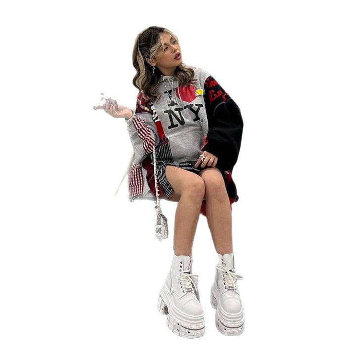 Women's hoodie with trendy print and comfortable fit Lune London