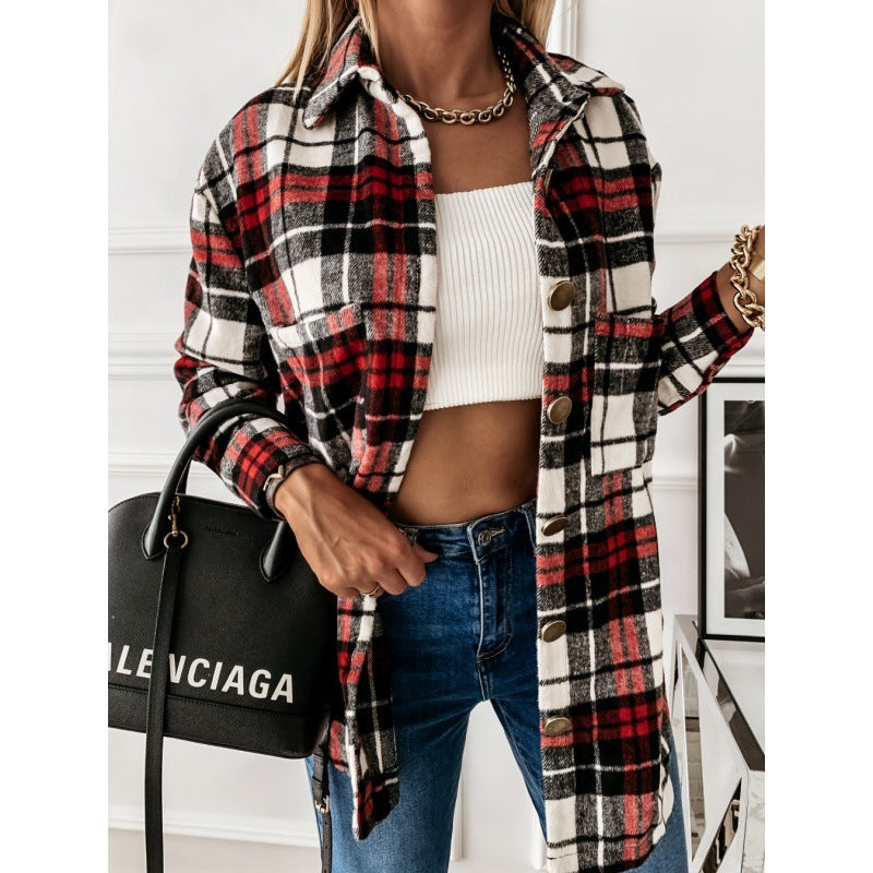 Transitional jacket for women with a trendy plaid pattern and comfortable chest pockets Lune London