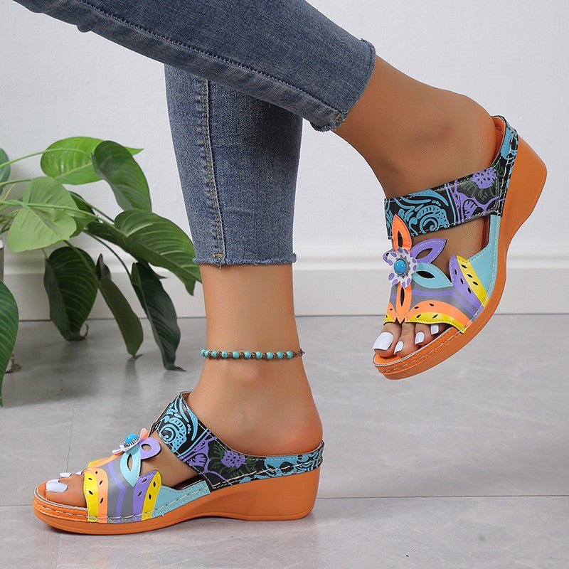 Fashion wedge sandals for women with floral decoration Lune London