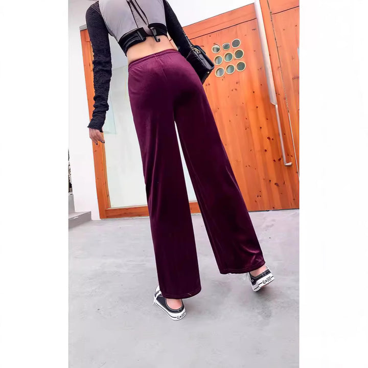 Soft and casual lounge pants in velvet for ladies Lune London
