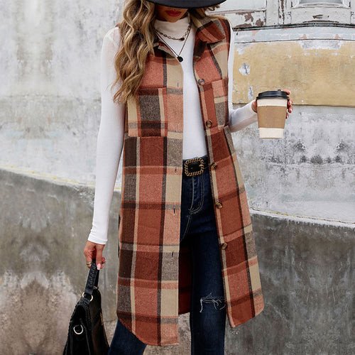 Lune London long sleeve women's cardigan with plaid pattern and practical pockets