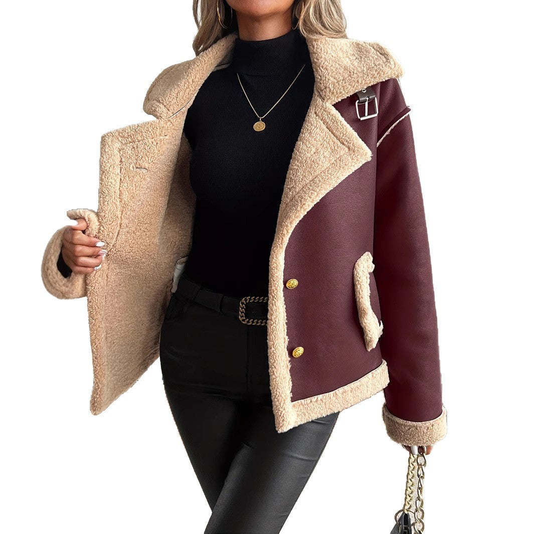 Short women's jacket with faux fur trim and practical pockets Lune London