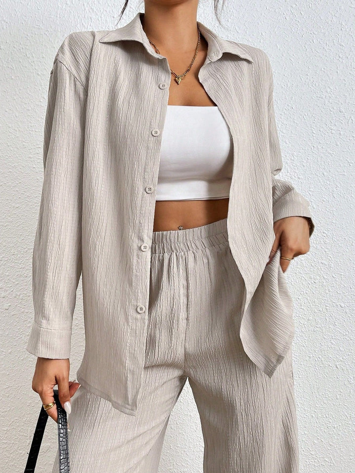 Casual and elegant set for women in fine pleated material Lune London