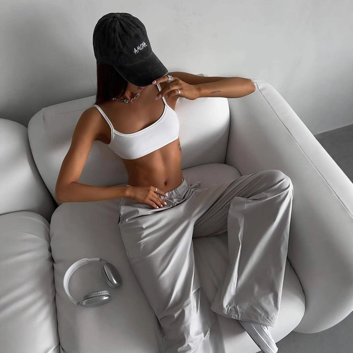 Sport leisure pants for women with elastic waist and practical pockets Lune London