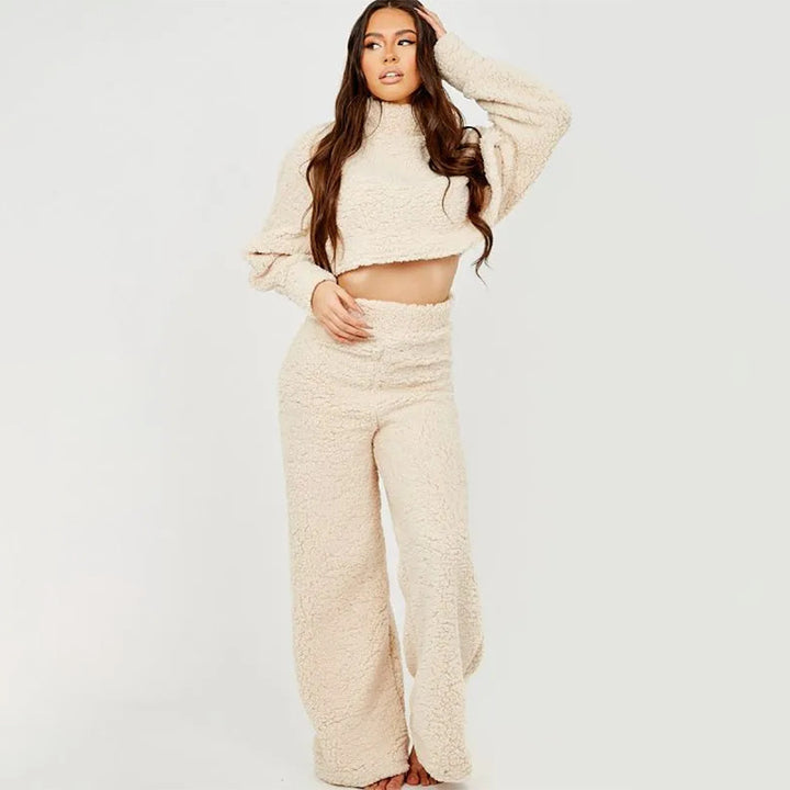 Comfortable ladies lounge set with wide leg and high collar Lune London