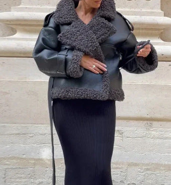 Faux fur jacket for women with stylish details and an oversized fit Lune London
