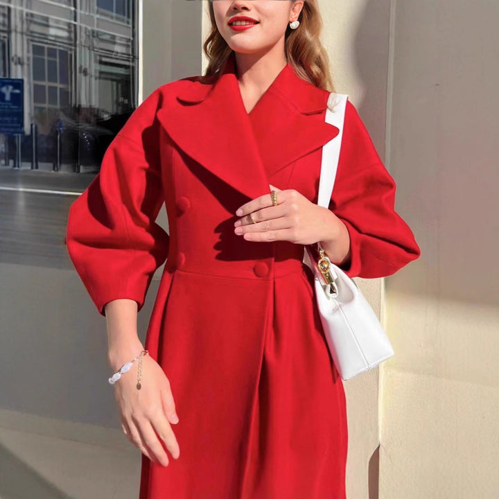 Manteau trench élégant pour femmes avec coupe ajustée et fente latérale Chic & Stil