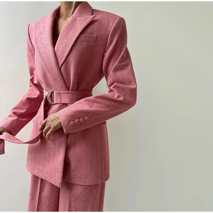 Women elegant suit set with fitted top Lune London
