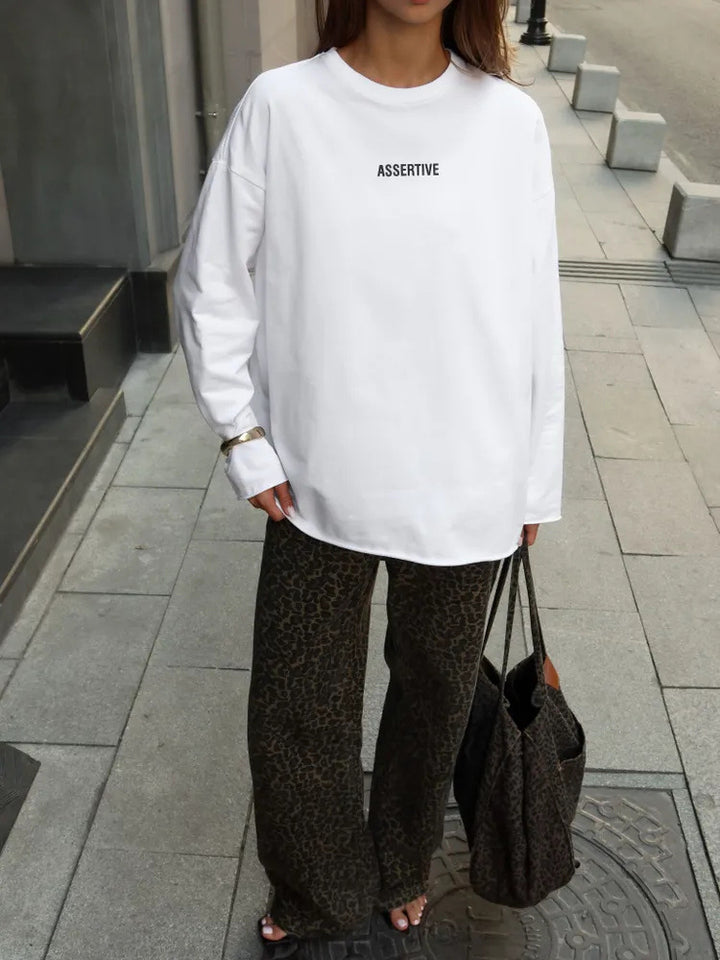 Casual women's sweatshirt with modern inscription and oversized fit Lune London
