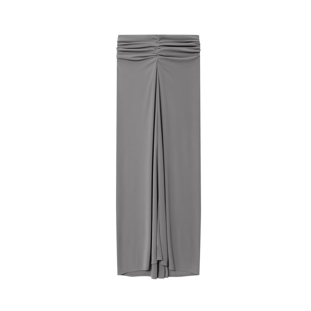 Elegant outfit for ladies consisting of a casual top and a nice maxi skirt Lune London