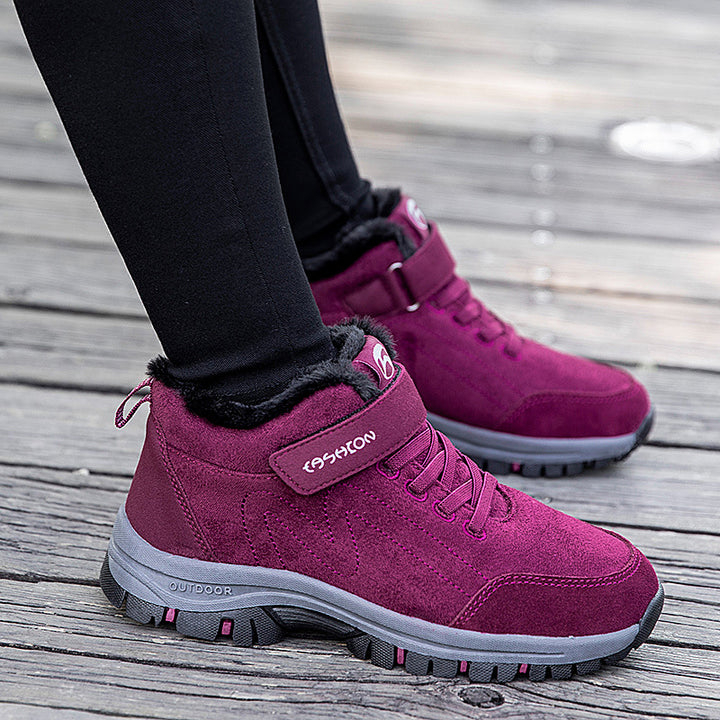 Winter hiking boots for women with insulating lining and non-slip sole Lune London
