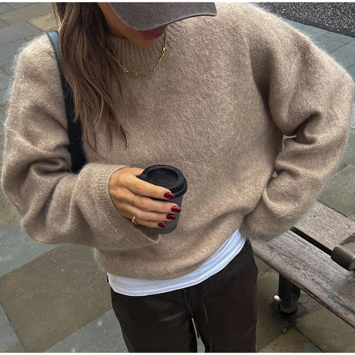 Oversized knitted sweater for women in soft cashmere blend Lune London