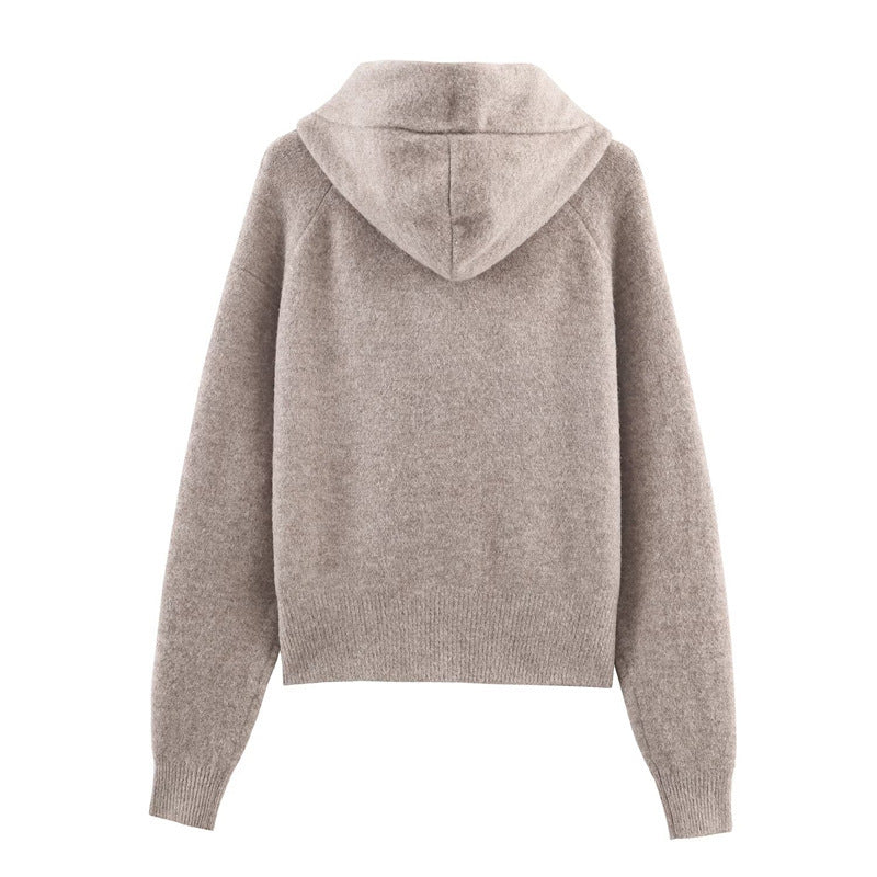 Pull tricoté stylé pour femmes avec capuche et cordon décoratif Chic & Stil