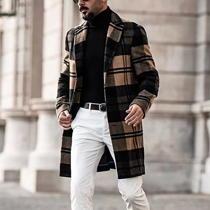 Elegant wool coat for men with a classic tartan pattern Lune London