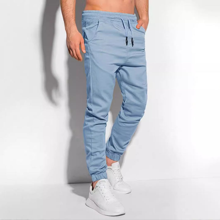 Sporty jogging pants for men with practical side pockets Lune London