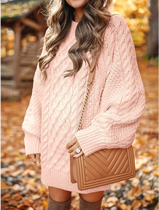 Chunky knit sweater for women with dropped shoulders and elegant cable knit pattern Lune Londonl