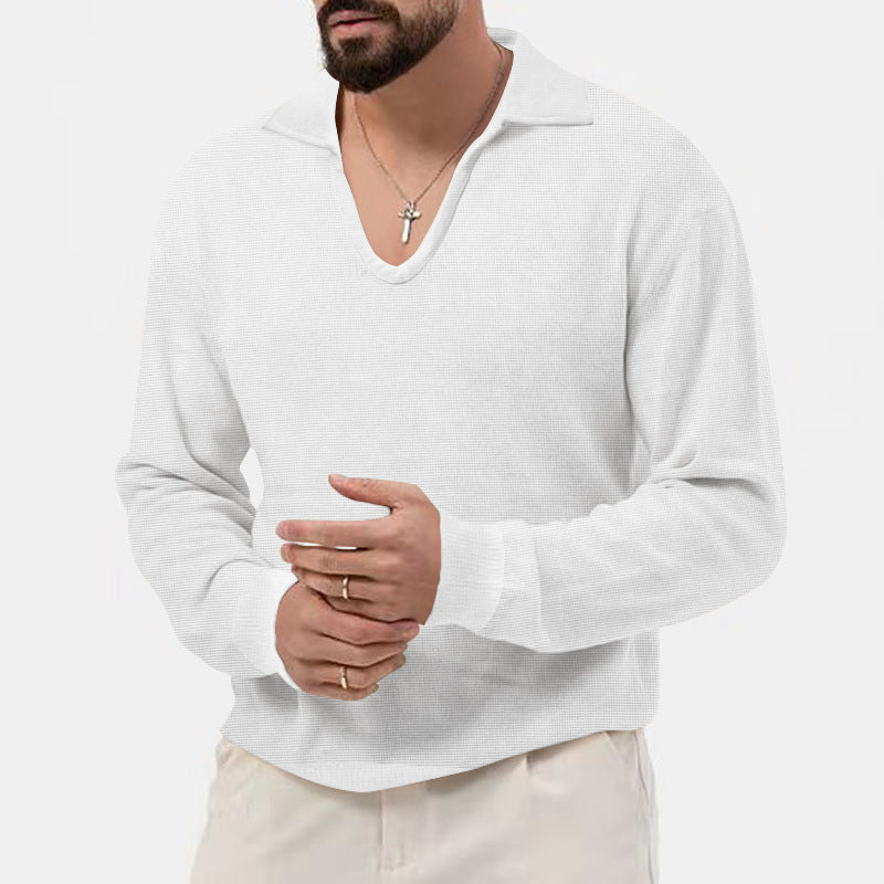 Sweater for men with trendy V-neck in breathable knit material Lune London