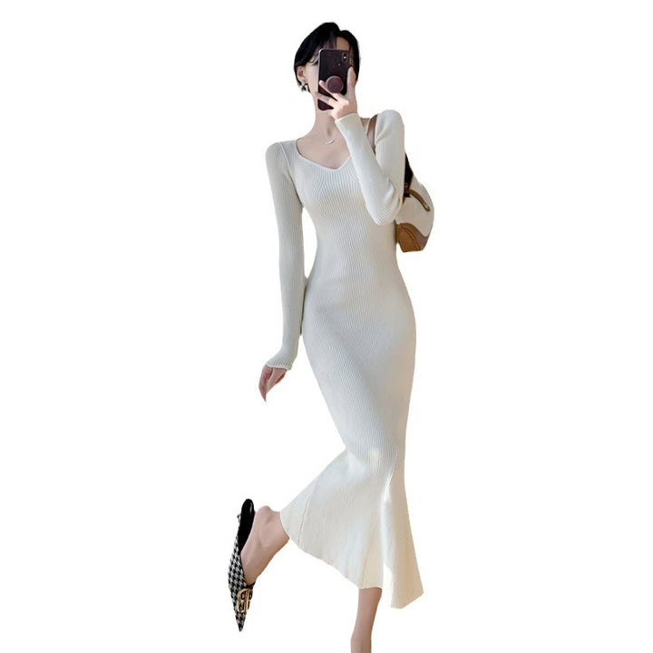 Robe en tricot pour femmes avec un élégant décolleté en V et un ourlet évasé Chic & Stil