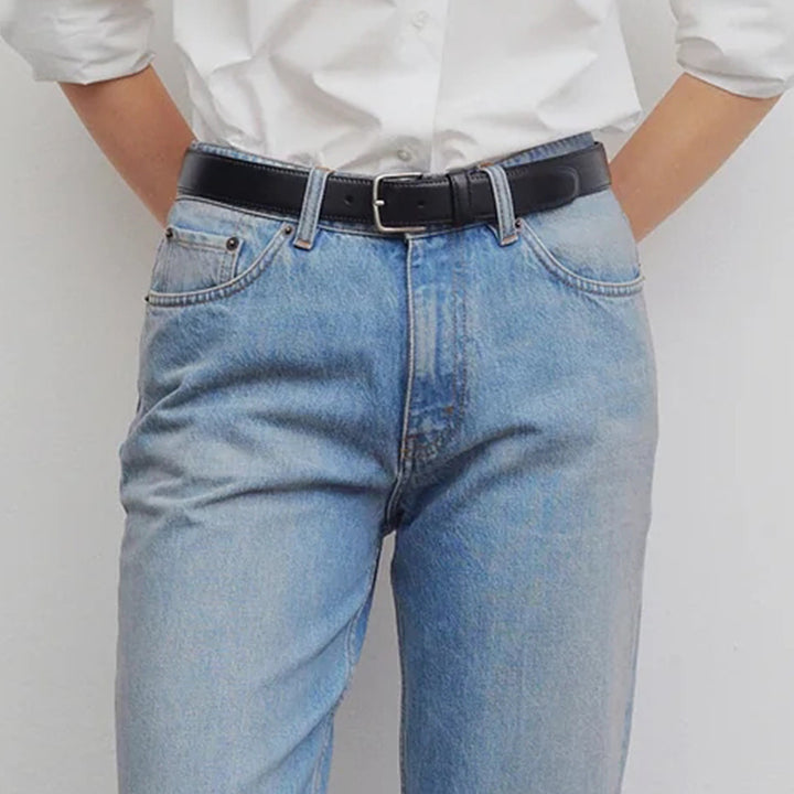 Vintage high-waisted bootcut jeans for women with a relaxed fit Lune London