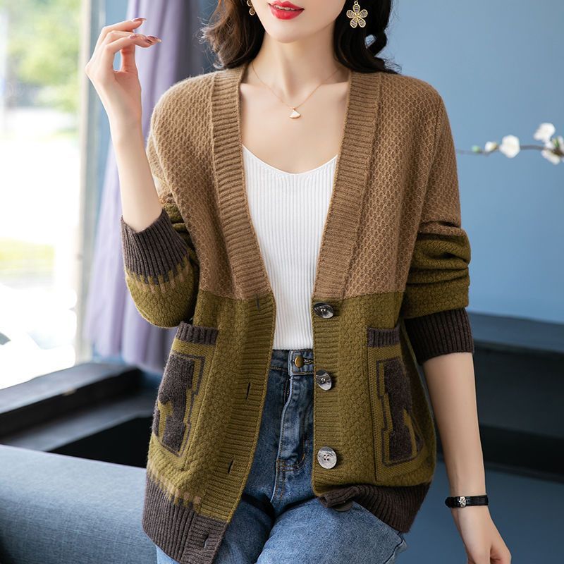 Gilet décontracté pour femmes avec des motifs en câble modernes et des poches pratiques Chic & Stil