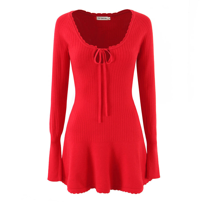 Pull en tricot pour femmes avec un élégant décolleté en V et un joli ourlet à volants Lune London