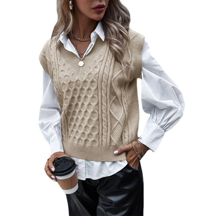 Knitted vest for women with an elegant twisted pattern Lune London