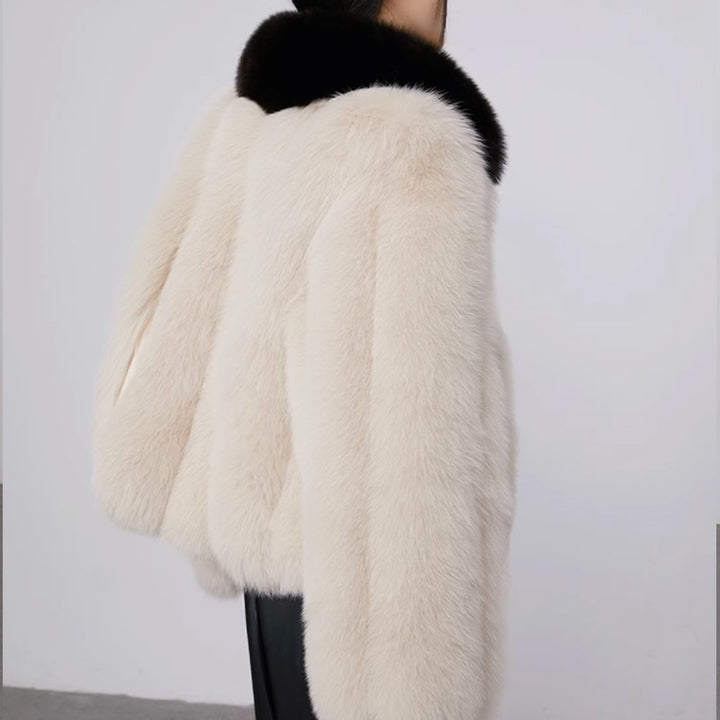 Ladies Luxurious and Voluminous Faux Fur Jacket with Chic and Stylish Collar
