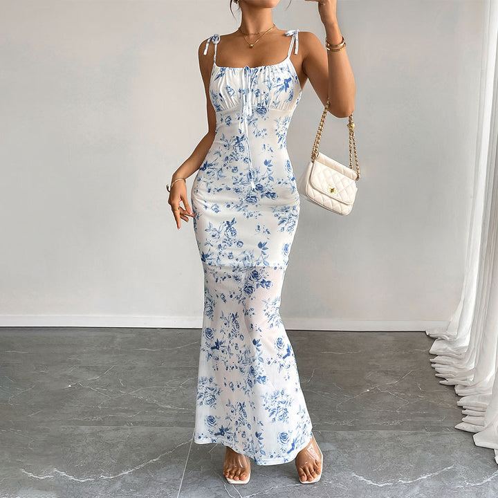 Robe maxi pour femmes avec motif floral et délicats détails volantés Chic & Stil