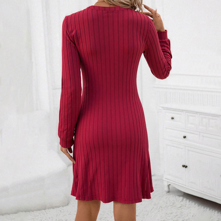 Robe tricotée pour femmes avec décolleté en V et manches longues Chic & Stil