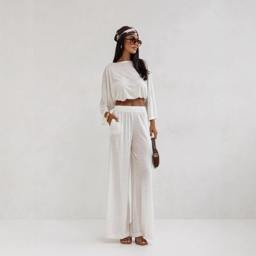 Casual lounge set for women with a loose fit and comfortable fabric Lune London